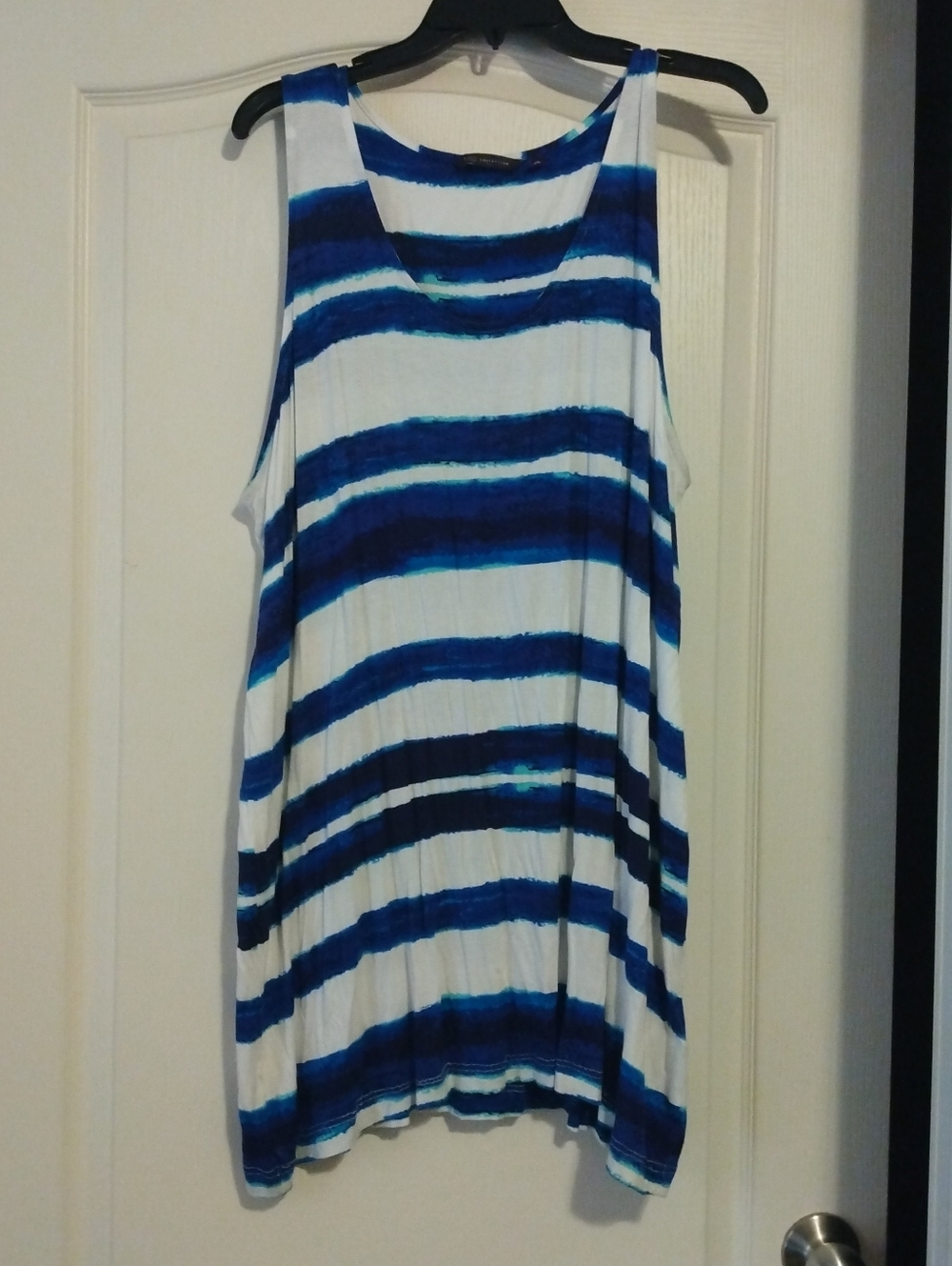 Stylish Blue/White Abstract Stripe Stretchy Long Sleeveless Tunic Style Tank Top
